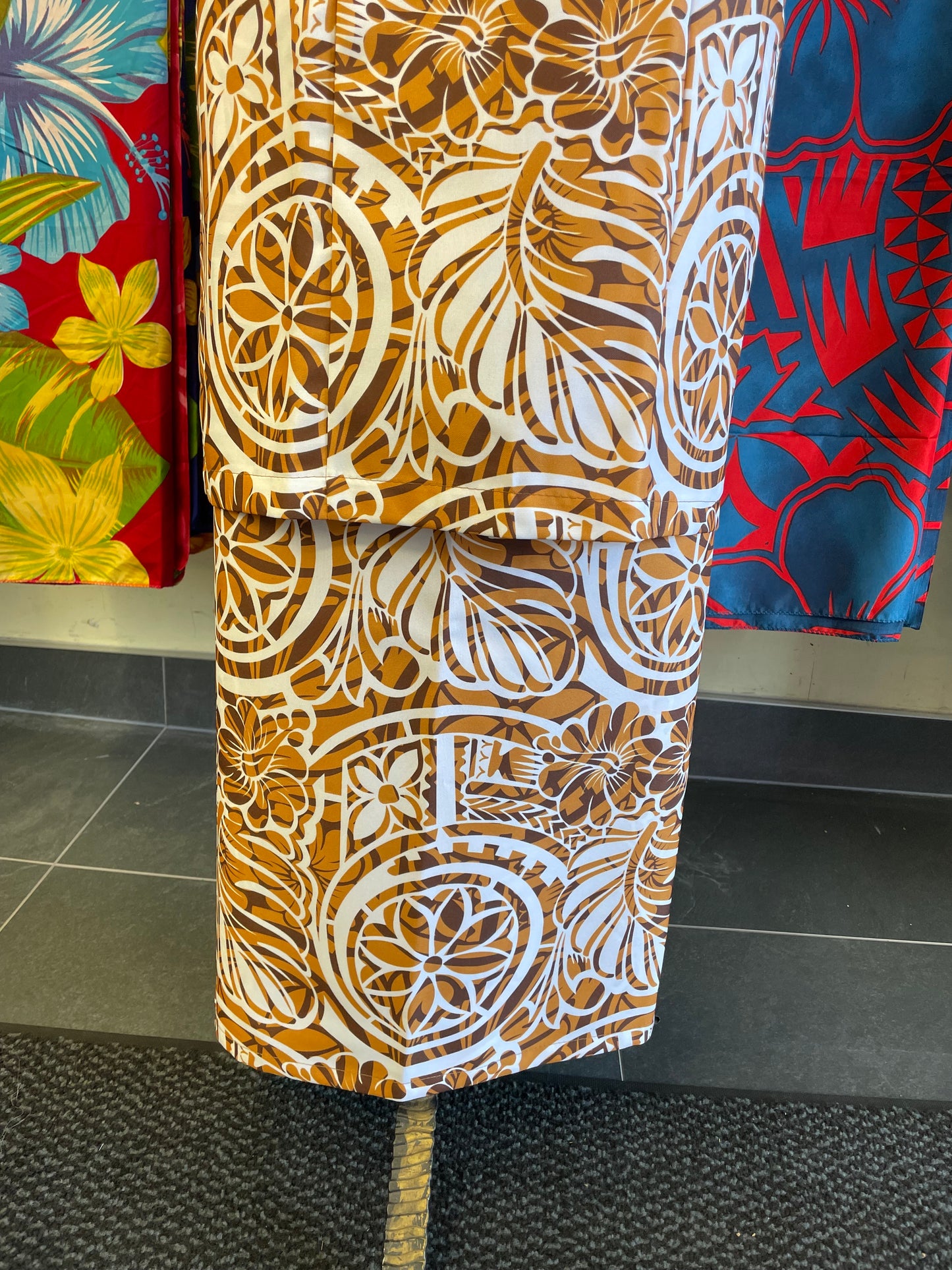 Elegant Brown & White Print Puletasi