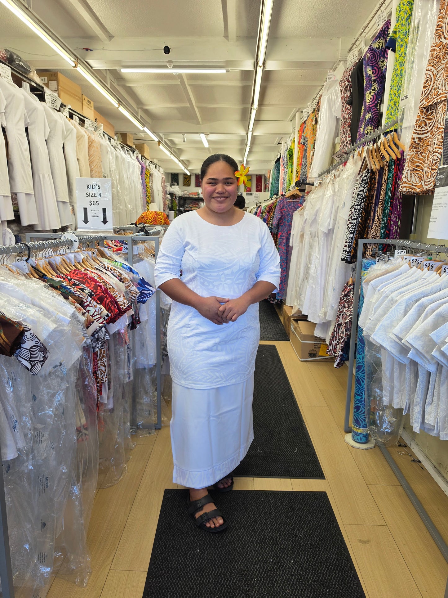 White Round-Neck Puletasi – With Matching Boarder Lavalava