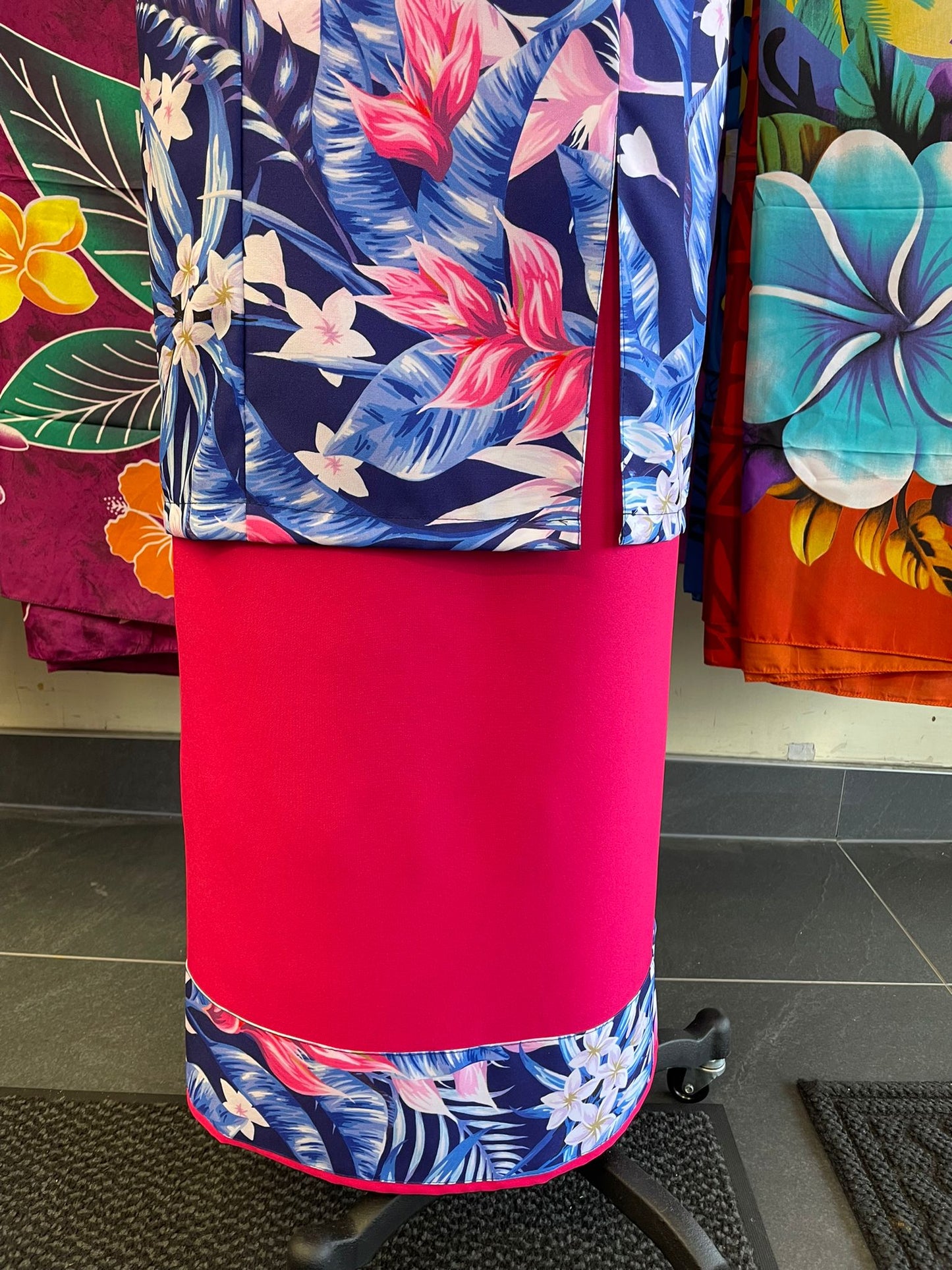 Island Bloom Puletasi – Blue Floral Elegance