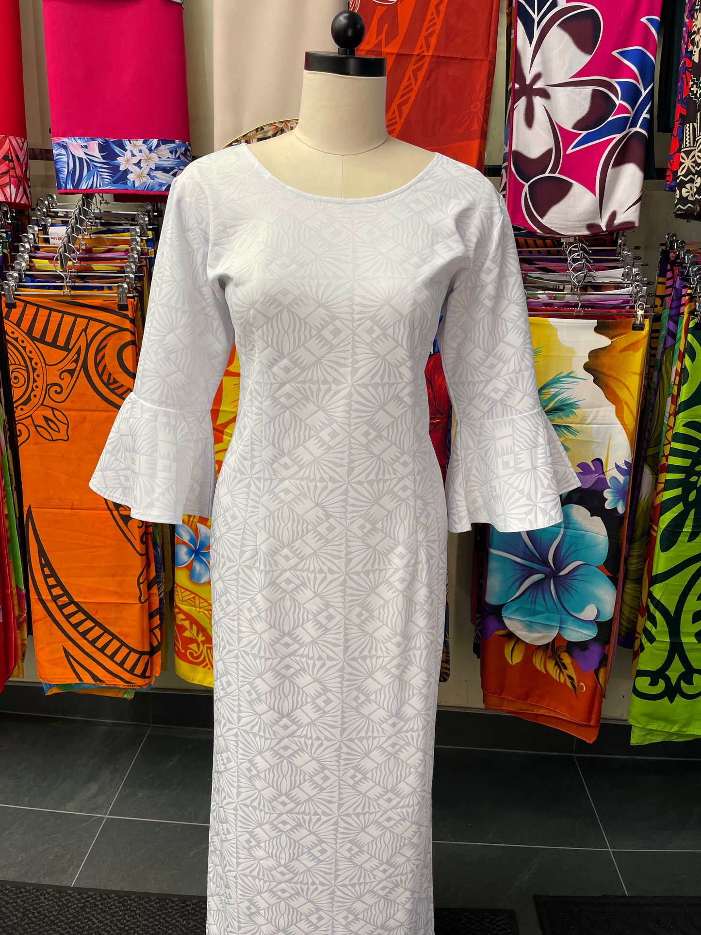 White Long Dress with Flare Sleeves and Round Neck
