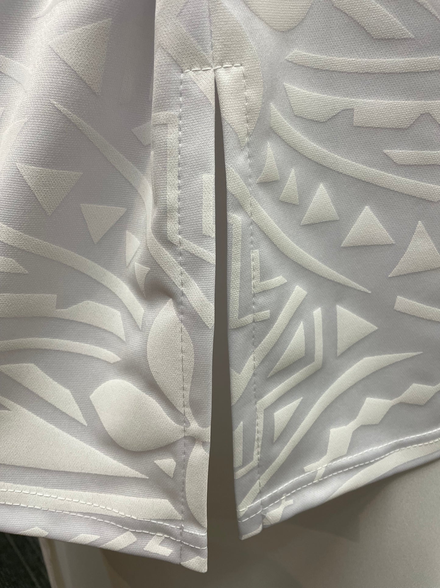 White Round-Neck Puletasi – With Matching Boarder Lavalava