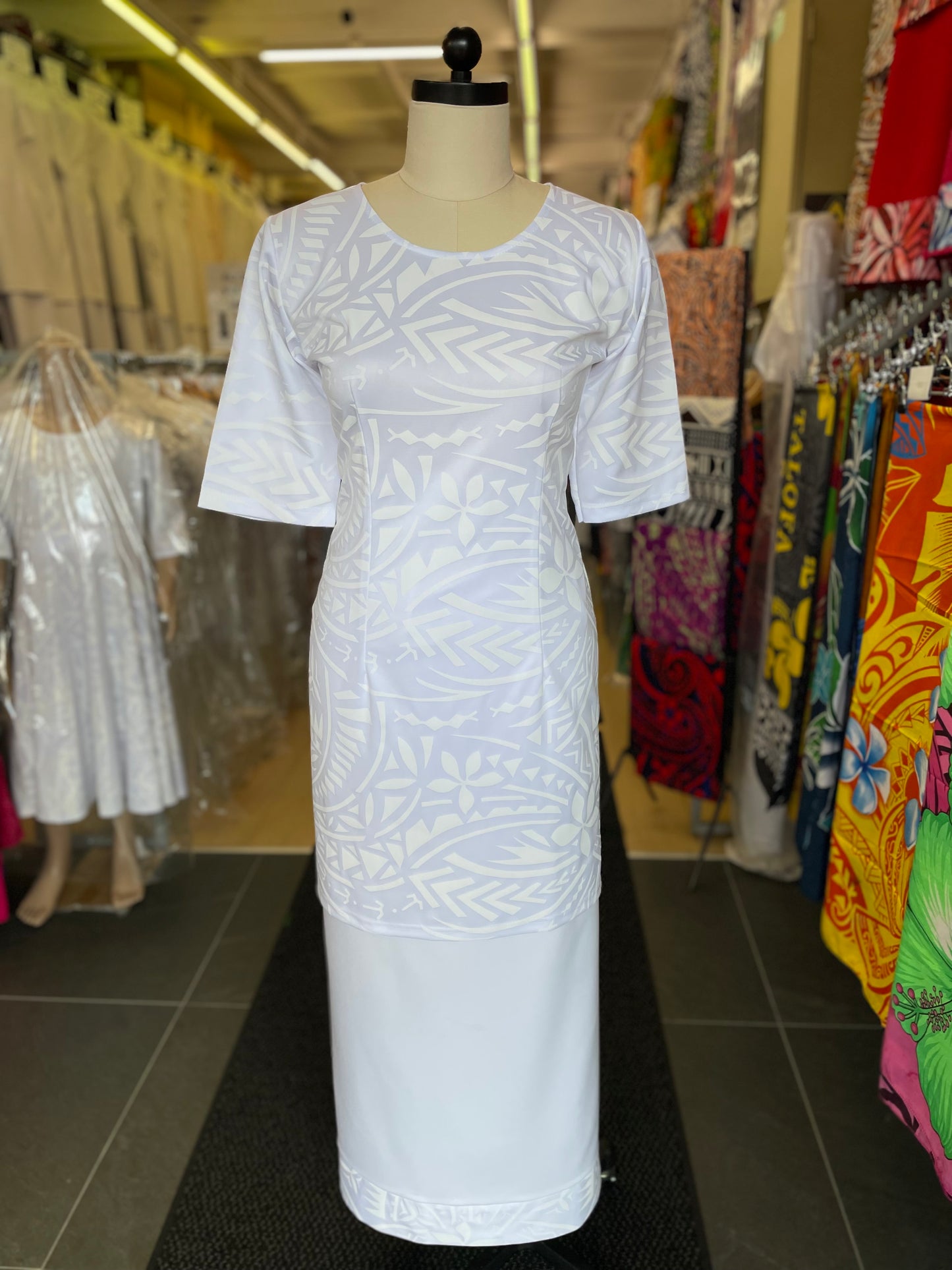 White Round-Neck Puletasi – With Matching Boarder Lavalava