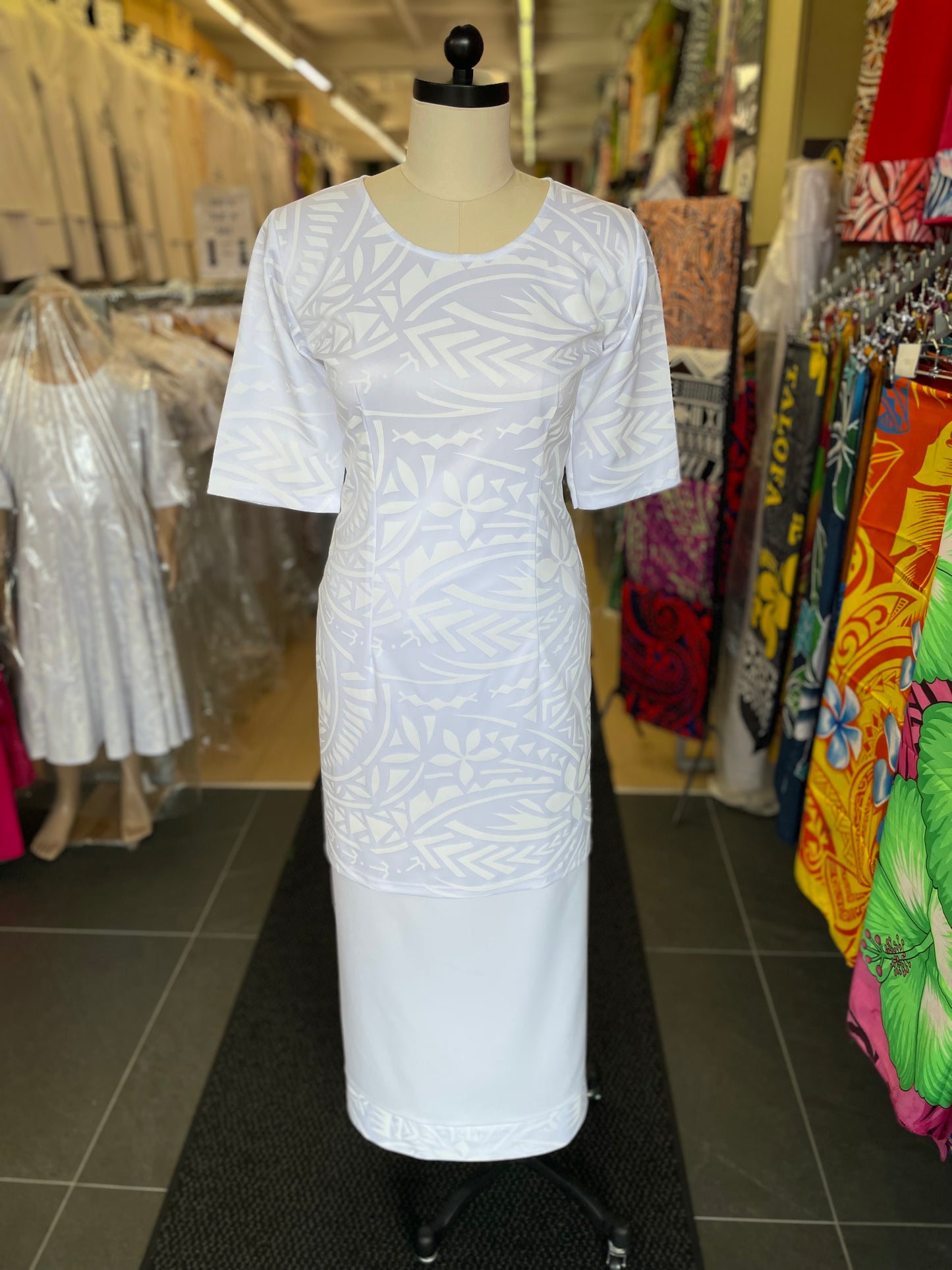 White Round-Neck Puletasi – With Matching Boarder Lavalava